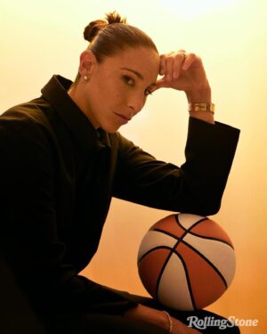 Diana Taurasi Instagram - Rolling Stone

Photographer @nicol.jpeg @svnqns 
Photo Assist @_mjdphotography @mikeartificialiris 
Styling @courtneydmays @theonly.agency 
Makeup @sandragreene1