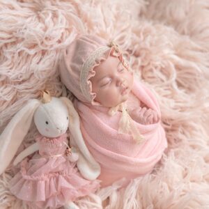 Diane Medina Instagram - Happy 1 month old my baby @isabella_ilustre 💖💖💖

Love you anak!

Photo by @thebabyvillagestudio
