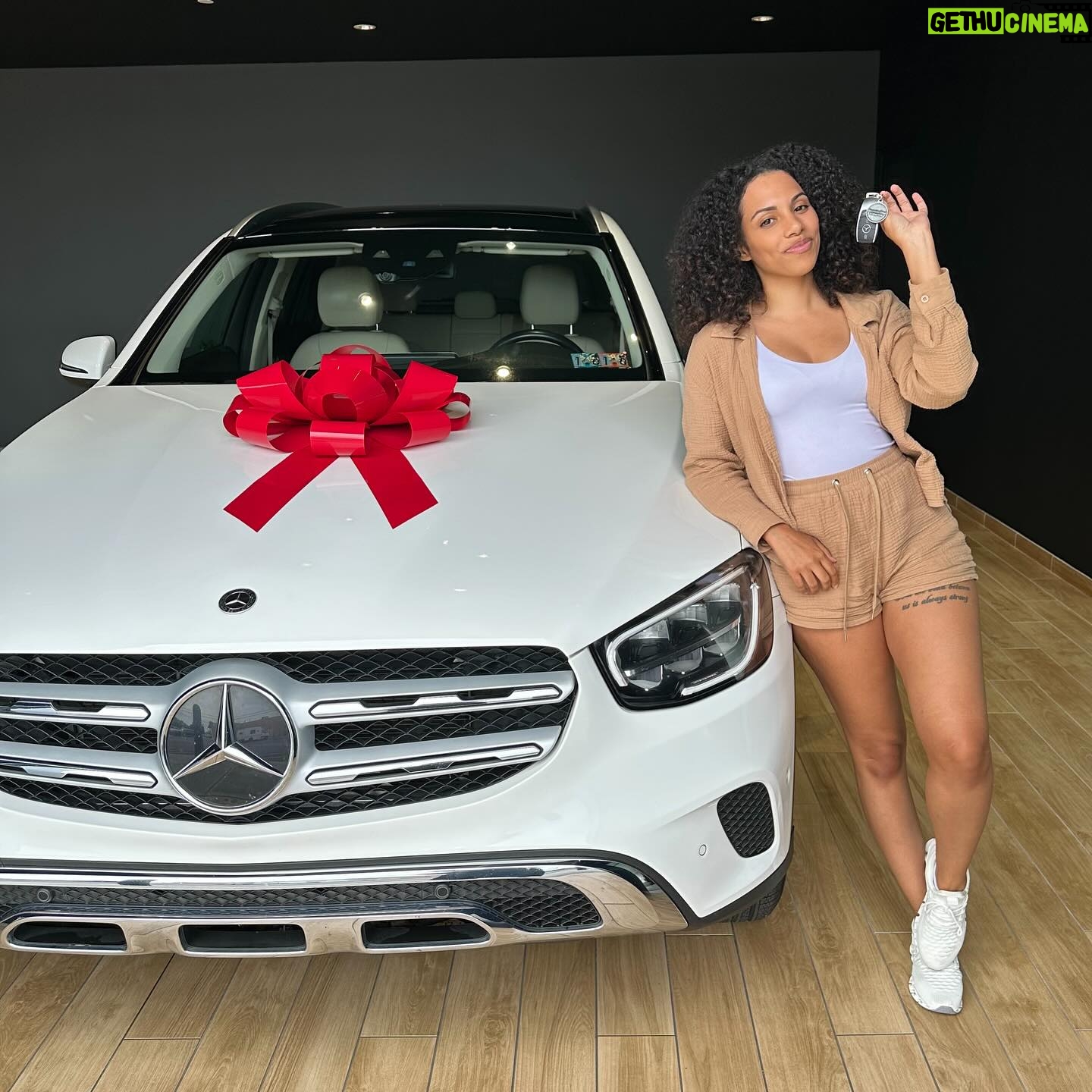 Diannisa Hernandez - 3 Likes - New baby what should I name her ? 🤎 #SUV #mercedesbenz
All Glory to god!!! 🤎