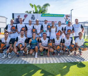 Diego Plaza Instagram - Brutal experiencia jugar al pádel gracias a @sportssantander @santander_es y @metodikaeventos en @rafanadalacademy y poder visitar el @rafanadalmuseum en Manacor! @adidas_es 🎾