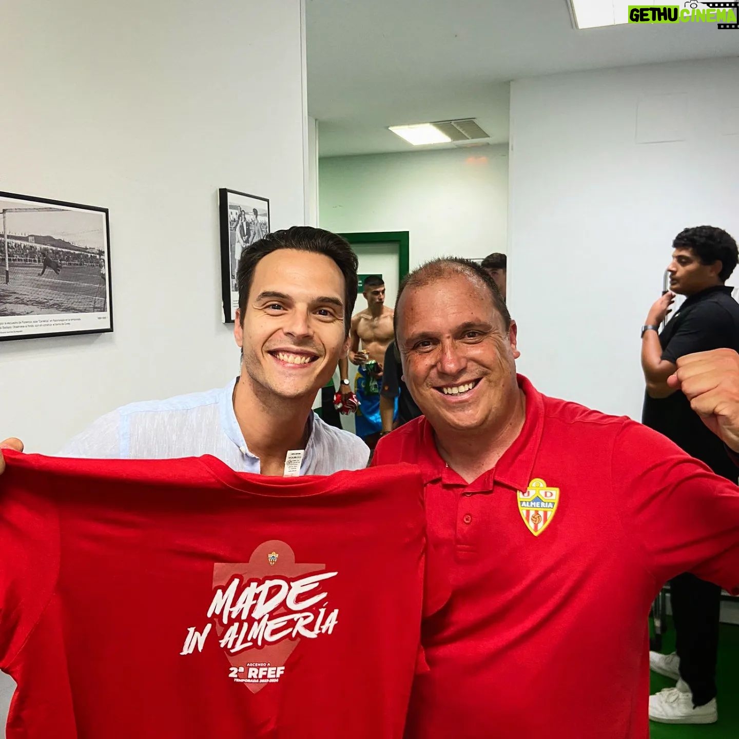 Diego Plaza - 2.1K Likes - Un ascenso para la historia de @udalmeria ! Una gran generación en la @academiauda que pronto nos dará muchas alegrías! Enorme trabajo el de @alberto_lasarte
Día inolvidable ♥️