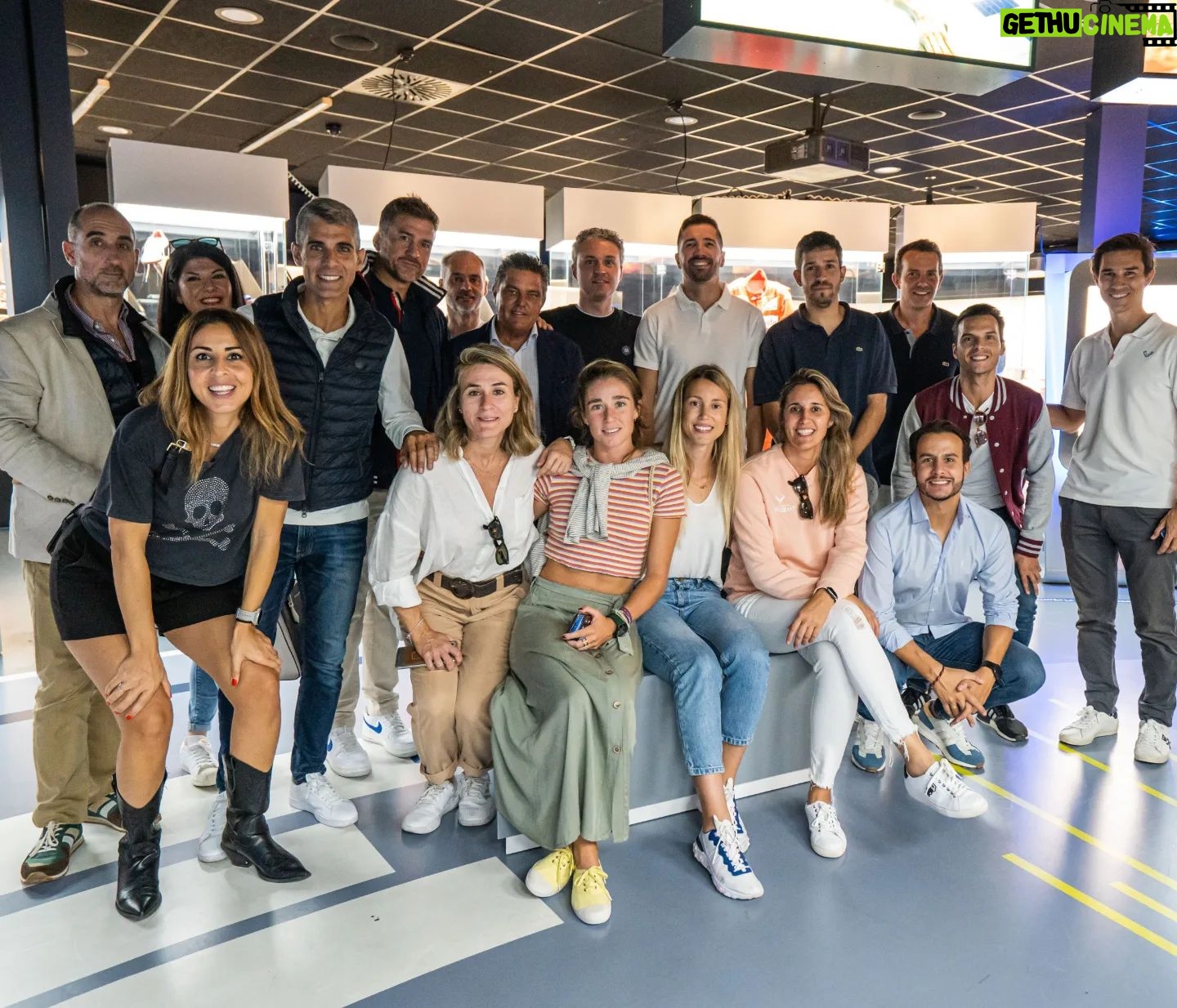 Diego Plaza - 2.5K Likes - Brutal experiencia jugar al pádel gracias a @sportssantander @santander_es y @metodikaeventos en @rafanadalacademy y poder visitar el @rafanadalmuseum en Manacor! @adidas_es 🎾