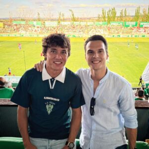 Diego Plaza Instagram - Un ascenso para la historia de @udalmeria ! Una gran generación en la @academiauda que pronto nos dará muchas alegrías! Enorme trabajo el de @alberto_lasarte 

Día inolvidable ♥️