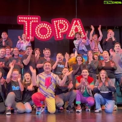 Diego Topa - 2.2K Likes - Hoy terminamos esta hermosa temporada. Gracias a todo el equipazo de ✨TOPA es Tiempo de Jugar✨. Una obra que se hizo con muchísimo amor. Una temporada maravillosa repleta de buena onda y felicidad. Creo que eso se transmitía desde el escenario. Cada función fue una fiesta. Amo que el clima de trabajo sea tan profesional y a la vez con calidez familiar.
Gracias al público que nos eligió un año más.
Gracias a @elnacionalsancorseguros que abrió sus puertas y nos hizo sentir como en casa. ❤️. Besos y abrazos para todxs. 🥰