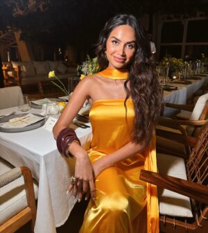 Diipa Khosla Instagram - Hosting is my favourite thing 💛🌼💫
So proud to be celebrating our 2 year @indewild India anniversary with the best crowd at our very first soirée 🥂
Thank you for having us @bastianmumbai 🙌🏽

Styled by: @dollaypop
Asst: @maanyasaigal @vatsalj31
Necklace: @viangevintage
Earrings: @houseofreine
Bangles: @simranchhabrajewels @ascend.rohank
Bracelet: @houseofreine
Rings: @houseofreine
Make-up by @miimoglam 
Hair by @rakshandairanimakeupandhair

Flowers by @fiorellaindia