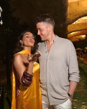 Diipa Khosla Instagram - Hosting is my favourite thing 💛🌼💫
So proud to be celebrating our 2 year @indewild India anniversary with the best crowd at our very first soirée 🥂
Thank you for having us @bastianmumbai 🙌🏽

Styled by: @dollaypop
Asst: @maanyasaigal @vatsalj31
Necklace: @viangevintage
Earrings: @houseofreine
Bangles: @simranchhabrajewels @ascend.rohank
Bracelet: @houseofreine
Rings: @houseofreine
Make-up by @miimoglam 
Hair by @rakshandairanimakeupandhair

Flowers by @fiorellaindia