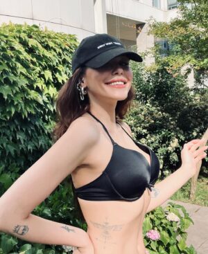 Dilara Aksüyek Instagram - Yaz geldi,hiçbir şeye üzülme ☀️