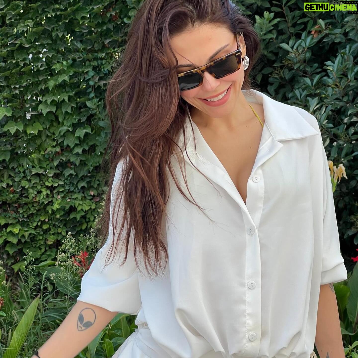 Dilara Aksüyek - 15.8K Likes - Hellüüüüüü 👻🙋🏻♀️