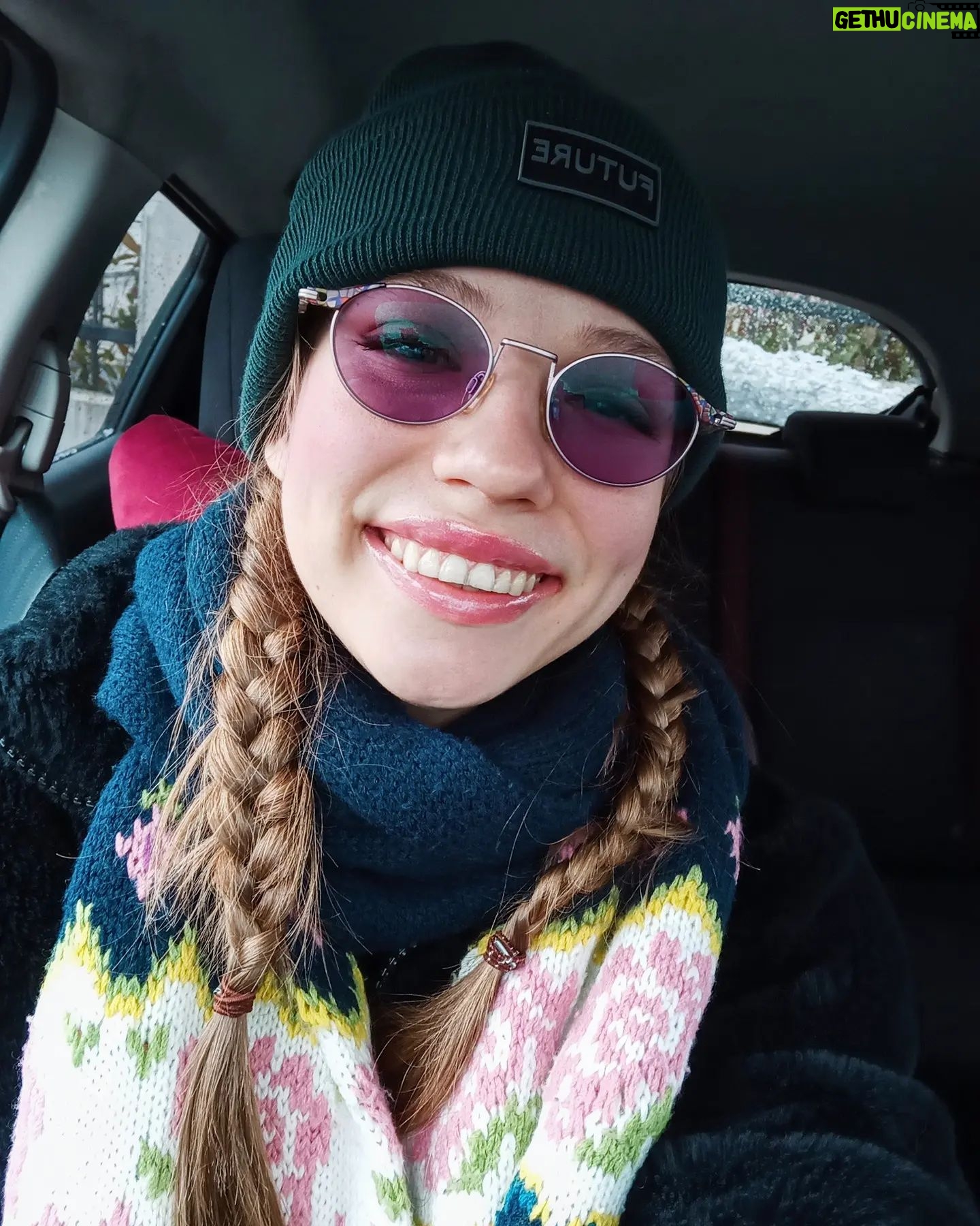 Dilara Mücaviroğlu - 2.7K Likes - 💚💜💙💛