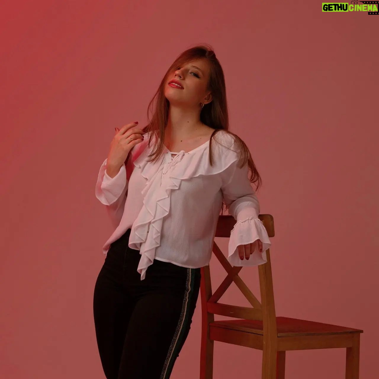 Dilara Mücaviroğlu - 1.1K Likes - 🤍