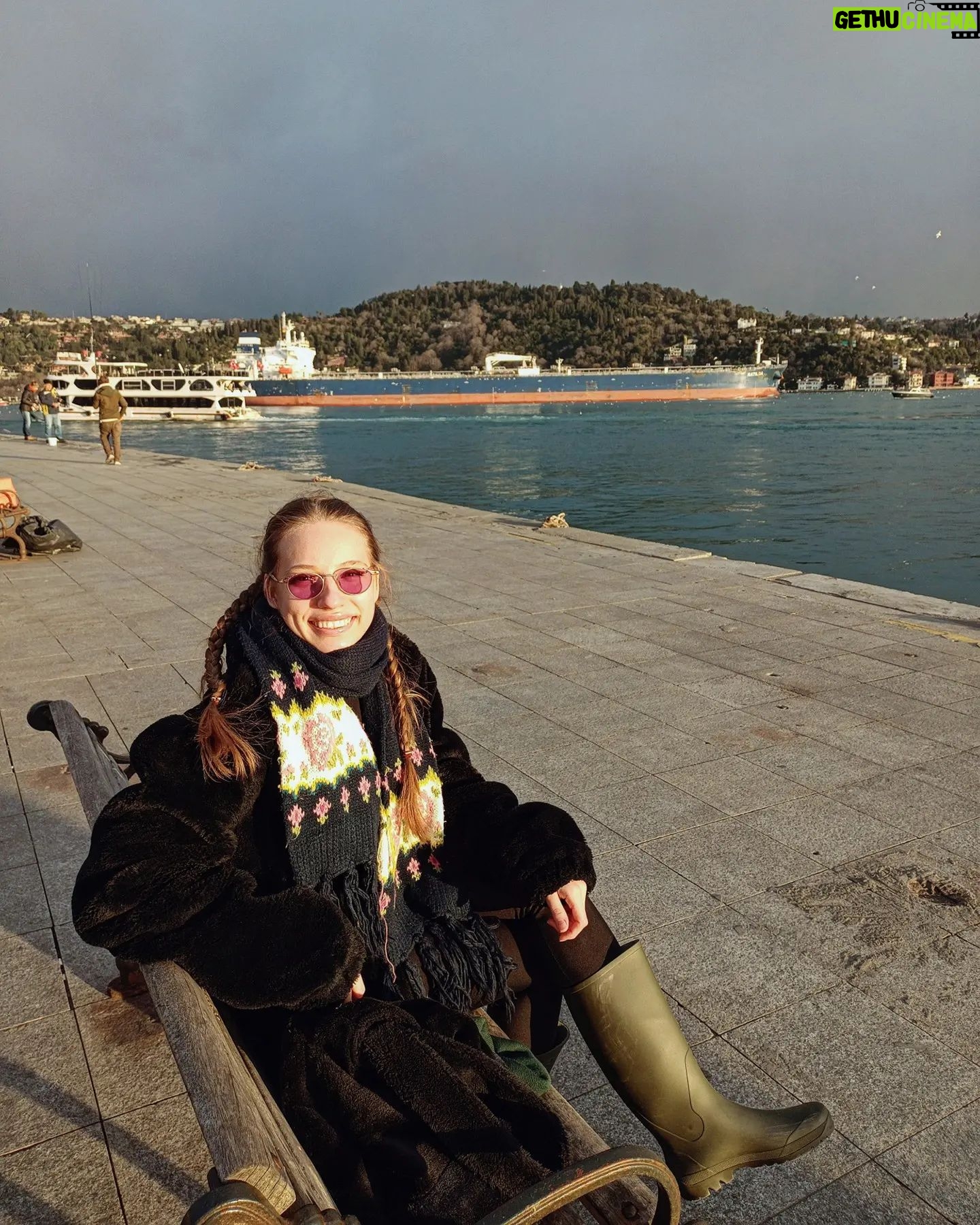 Dilara Mücaviroğlu - 2.7K Likes - 💚💜💙💛