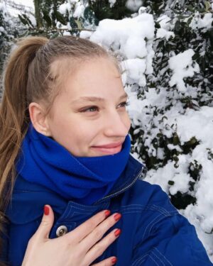 Dilara Mücaviroğlu Instagram - Bir kar hikayesi daha.. 🌨️❄️☃️💙