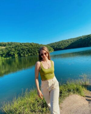 Dilara Mücaviroğlu Instagram - 💚🌳