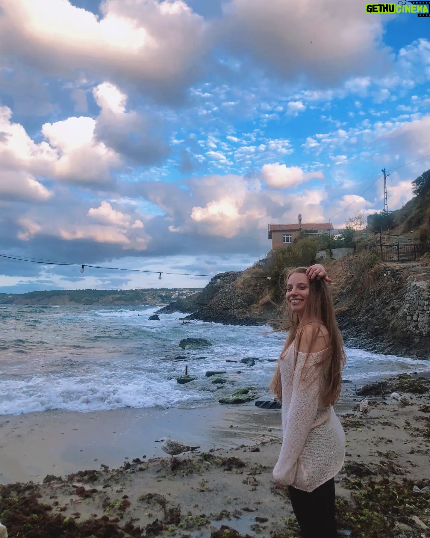 Dilara Mücaviroğlu - 1.4K Likes - @brakuyanik Gözünden..💙💕
O zaman şarkı söylemek lazım avaz avaz!
O zaman şarkı söylemeli çığlık çığlığa! 🎶