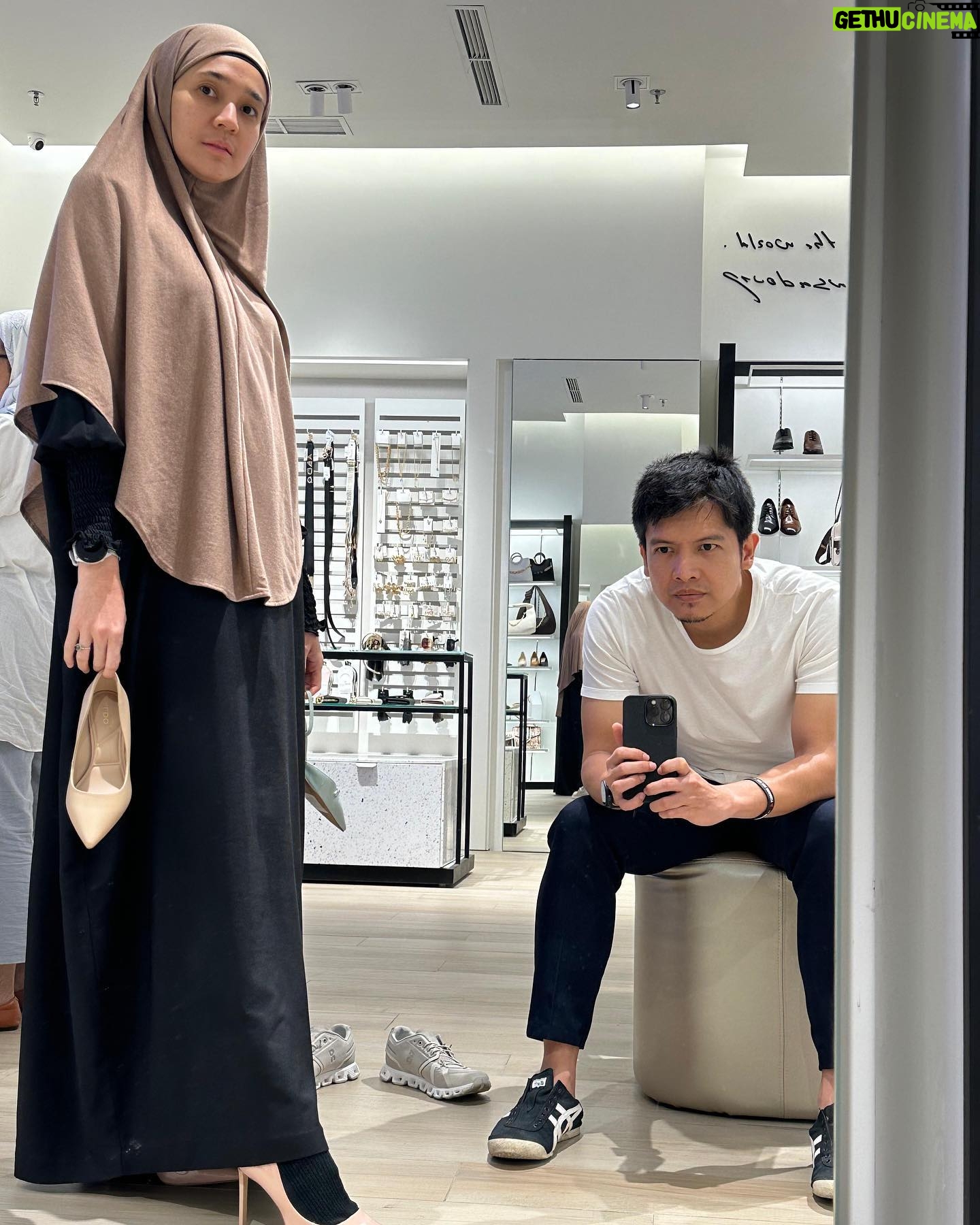 Dimas Seto - 37.5K Likes - Ada yg bingung mau yg mana, gonta ganti terus ujung2 nya balik ke awal lagi heheh lope u 😁