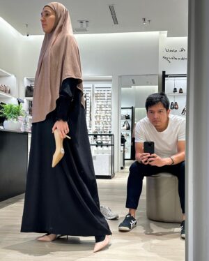 Dimas Seto Instagram - Ada yg bingung mau yg mana, gonta ganti terus ujung2 nya balik ke awal lagi heheh lope  u 😁