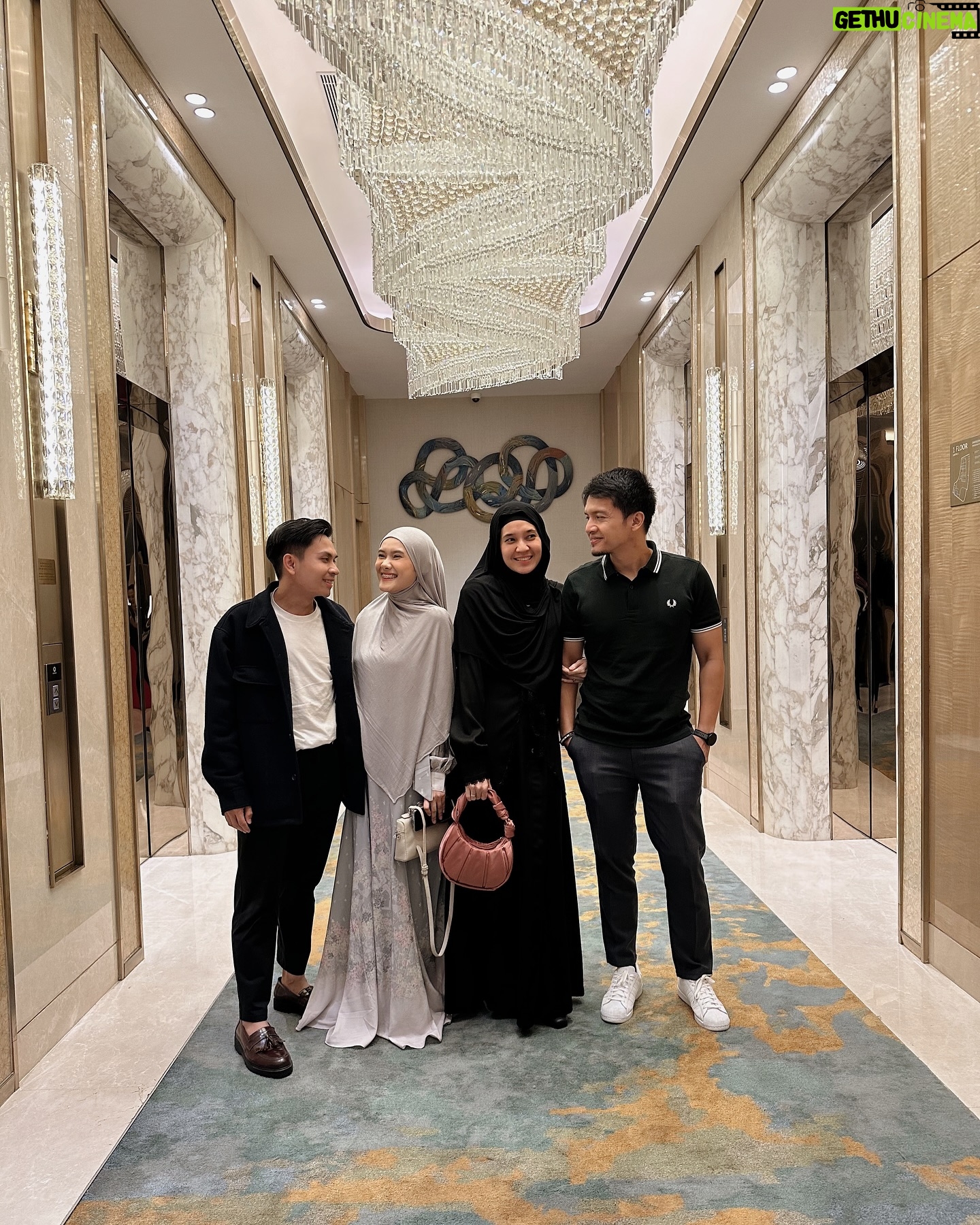 Dimas Seto - 17.3K Likes - semalam diajak dinner sama pasangan paling bucin🤍💫