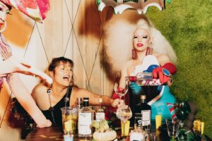 Dimitri Nana-Côté Instagram - ⚜️BONNE FÊTE NATIONALE LES BABES!⚜️

📸 @jeansebastiensenecal
🧚 @poe.mtl
🤡🤡🤡 @petula_claque @kikiwannakaikai & @emm.otionaldamage

#fetenationale #drag #dragqueen #photography #photoshoot #partydesoussol #drinkreponsibly