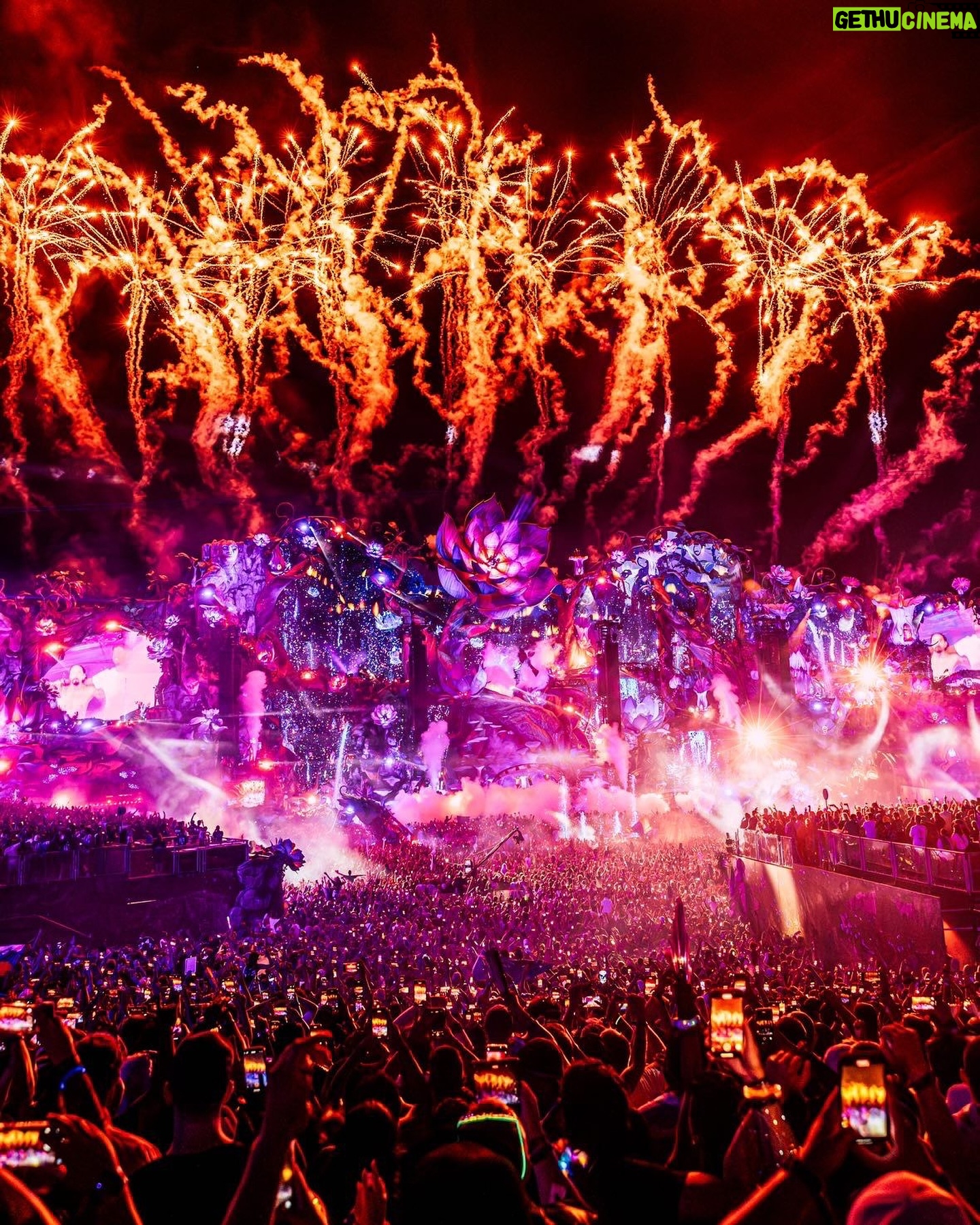 Dimitri Vegas - 90.7K Likes - TOMORROWLAND 20 YEARS OF MADNESS š„
We had the honor of closing Weekend 1 of Tomorrowlandās 20th anniversary, and it was beyond anything we could have wished for. Thank you to everyone involved in making this happen! ā¤ļø
