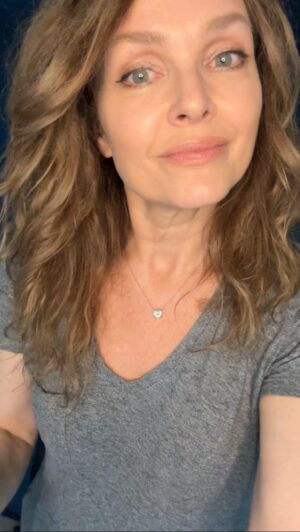 Dina Meyer Instagram - Starship Troopers Roughneck Reunion! THIS WEEKEND! 

Would You Like to Know More???