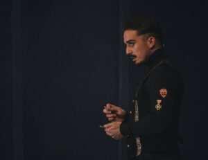 Diogo Martins Instagram - Chegou o grande dia. A estreia de um desafio que nunca tive em teatro e onde tenho aprendido com os melhores. Felizmente a sorte tem me acompanhado em grande parte dos projetos que faço e este é um deles. Especial 😊
RICARDO III de William Shakespeare no @teatrodatrindade , encenado pelo @marcopalco13 a quem agradeço sempre, e brilhantemente protagonizado pelo @diogoinfanteoficial 👏🏻
Num grupo que tenho como referência todos os atores que fazem parte, Silvia Filipe, Virgílio Castelo, @guilhermefilipe52 , @gabrielalrbarros , @romeuvala , @joao_p_vicente , @joaojesus__ , @brandao.de.mello , @gansaconstanca , @joanantunes_ , @inesmloureiro e obviamente que suportados pela maravilhosa equipa técnica do teatro. 
Estamos até 31 de Janeiro por isso reservem já o vosso bilhete 👌🏻

Agradecer ao maravilhoso @dino_alves_eu que tão bem nos vestiu 🙌🏻

Ph: @filipeferreiraphoto 🤘🏻
@carrelosquad #aculturaésegura ❤
