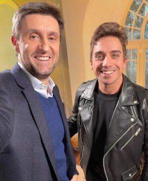 Diogo Martins Instagram - Obrigado a todos pelas bonitas mensagens ❤
Obrigado @daniel__oliveira 🙏🏼
Quem não viu puxe para trás 🤗 na @sicoficial 🥰