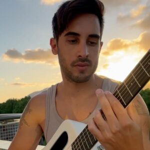 Diogo Melim Instagram - QUAL O MOOD DO TEU DOMINGAO?
1- apê
2- peça felicidade 
3- era pra ser outra canção feliz
4- uma lua