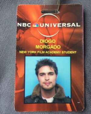 Diogo Morgado Instagram - O que muitos não sabem é que a primeira vez que fui para Los Angeles (2008) não foi para trabalhar como actor, mas sim para estudar realização. 
Desde miúdo, que mais do que estar à frente das câmaras, o que sempre me fascinou mesmo foi, o poder das histórias, o impacto que elas podem ter, a capacidade que têm de nos inspirar, divertir, fazer pensar, repensar e descobrir. 
Como chegar lá. A maquinaria do sonho. A carpintaria da escrita. O enquadramento da vida. A composição da aventura. A música da fantasia. A captura das emoções. 
Estou a poucas semanas de rodar a minha 6ª longa-metragem como realizador e a inquietude é a mesma. 
Não interessa o que possam pensar, interessa aquilo que mexe cá dentro. 
A intenção encontrará a forma. 
Muita Merda… vamos a isto!