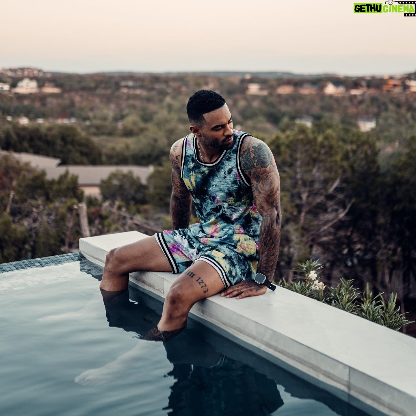 Dion Rome - 3 Likes - try to assess me, unbeatable task
high as a jet not feeling the lag