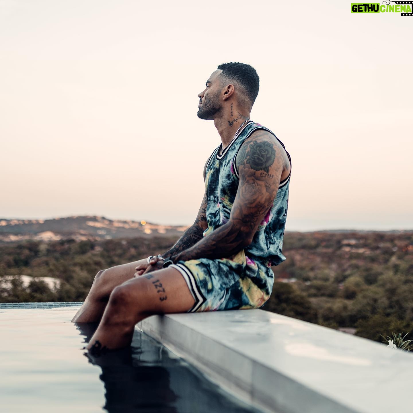 Dion Rome - 3 Likes - try to assess me, unbeatable task
high as a jet not feeling the lag