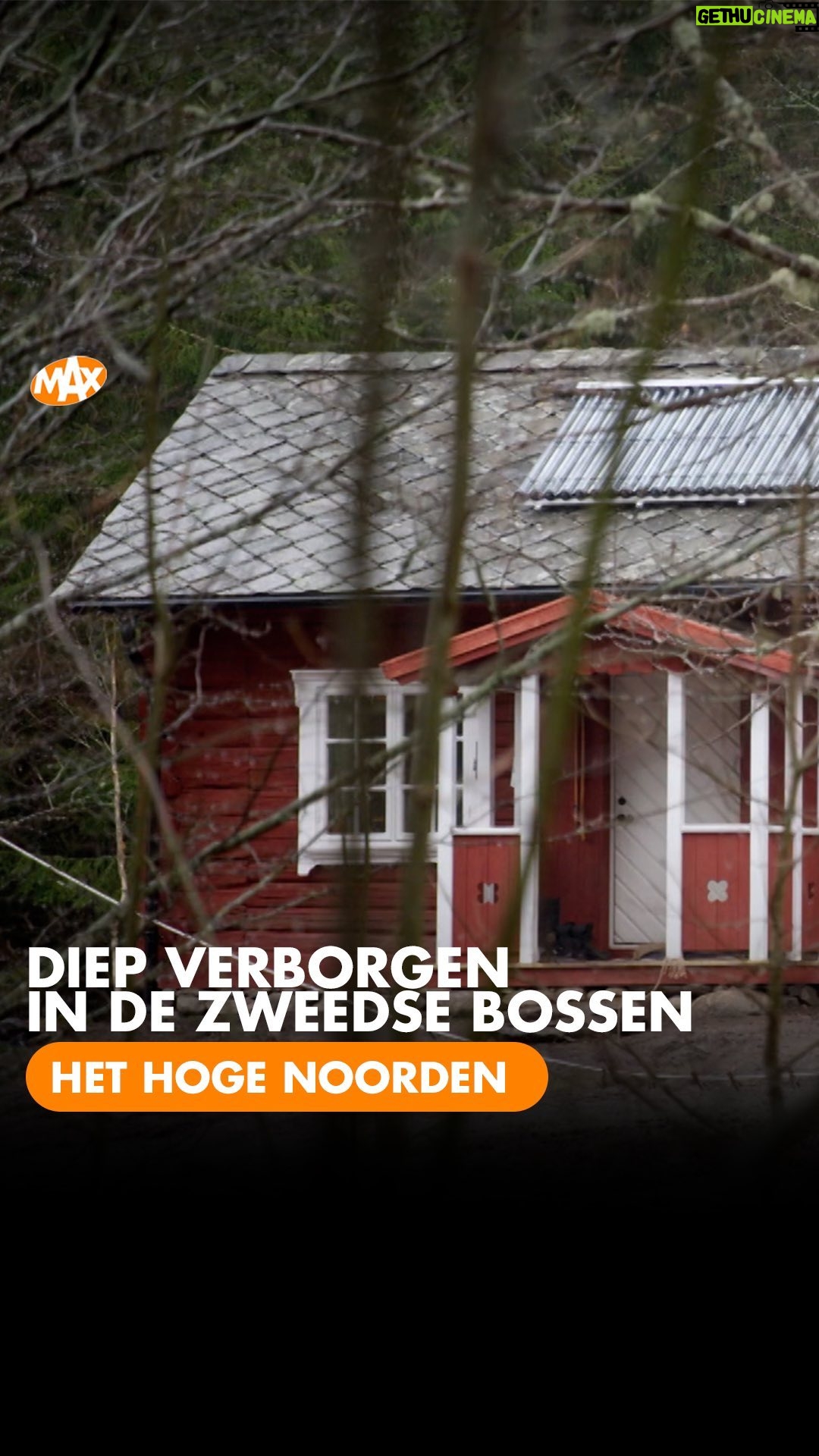 Dionne Stax - 0.9K Likes - 🌲 Anne en Martijn wonen diep verborgen in de Zweedse bossen, ver van een doorgaande weg, in Långserud. Dionne Stax zoekt ze op. Zou jij zo afgelegen kunnen wonen?
📺 Het Hoge Noorden (mét audiodescriptie), maandag 27 maart om 20.30 uur op NPO 1.
#OmroepMAX #HetHogeNoorden #Scandinavië