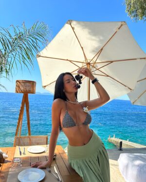 Dita Istrefi Instagram - Manger 🍇 @marinabayresort_casino