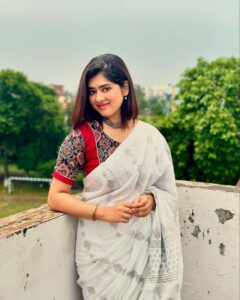 Ditipriya Roy Most Liked Photos and Posts