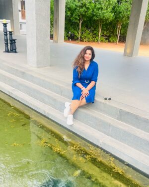 Divya Bharathi Vetrivel Instagram - Swipe for family pic 💙

👗 @parvathyofficial 💙
📸 @gayathrivetrivel 🤗

#nivashinidivya #nivashini_ma #frankapannuvom #instagood #instagirls #lovequotes #loveyourself