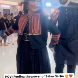 Divya Kumar Instagram - Feeling the Power of Salsa Garba……

Gori Radhane Karo Kaan…..

Choreography: @hittankofficial @dj_jd61 

Im Frame: @honey_shah_6943 

Artist: @aslidivyakumar 

RasRasiya Garba Academy @rasrasiya.academy 

પોસ્ટ ગમી હોય તો લાઈક કરો અને ફોલલો કરો. 

#navratri #gujju #garba #rasrasiyagarbaacademy #reels #reelskarofeelkaro #reelsinstagram #reelsindia #reelsvideo #reelitfeelit #reelskarofeelkaro #instareels #ahmedabad #viral #reelsviral #trending #navratrireels #garbareels #navratrispecial  #garbalovers #dandiyaraas #garbaclass #garbaclasses #garbaclassinahmedabad