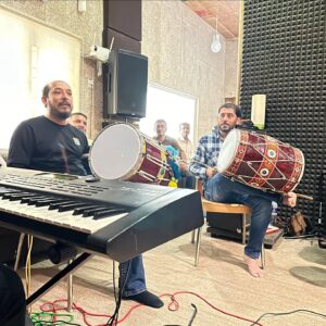 Divya Kumar Instagram - We had A Great Artists percussionist musicians @hanifaslam_official @hanifaslam_officia @aslidivyakumar l and his band rehearse with us and boy, were we happy with what we heard. Have you cheked out their livestreams and releases yet? At BoomBay JamPad 

.
.
.
.
.
.#livemusic #livemusicrocks #livemusicphotography #livestreaming #livestream #livestreamer #livestreamconcert #rehearsal #rehearsals #rehearsalstudio #rehearsalroom #jampad #jamroom #jamroomstudio #jamroomlive #mumbaimusicians #mumbaimusic #mumbaimusicscene #boombayjampad #bandrehearsal #bandrehearsals #bandrehearsalstudio #bandrehearsalstudios #photographychallenge� #photochallenge�