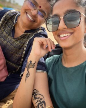Divya Sripada Instagram - Throwback to last year!
S23 Ep07 The One Where Mom and I went to Goa 🐚