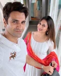 Actress Divyanka Tripathi HD Instagram Photos and Wallpapers August 2024