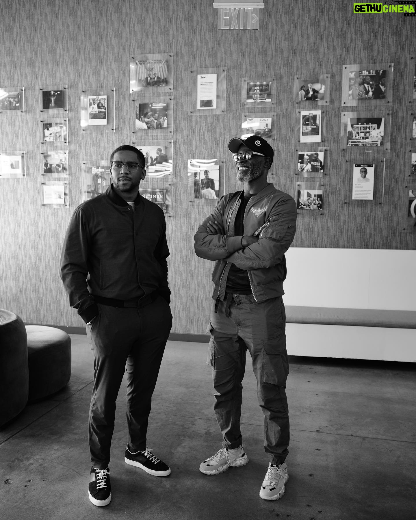 Djimon Hounsou - 5.8K Likes - Last week, I caught up with Co-founders Ryan Wilson and TK Petersen of The Gathering Spot in Atlanta. It was an opportunity to build connections, share the vision of the @dhf_org, and hear from Ryan and TK about the journey, philosophy and plans for The Gathering Spot. Thank you, Ryan and TK, for having me 🙏🏿
#conneciton #community #collaboration #whywegather