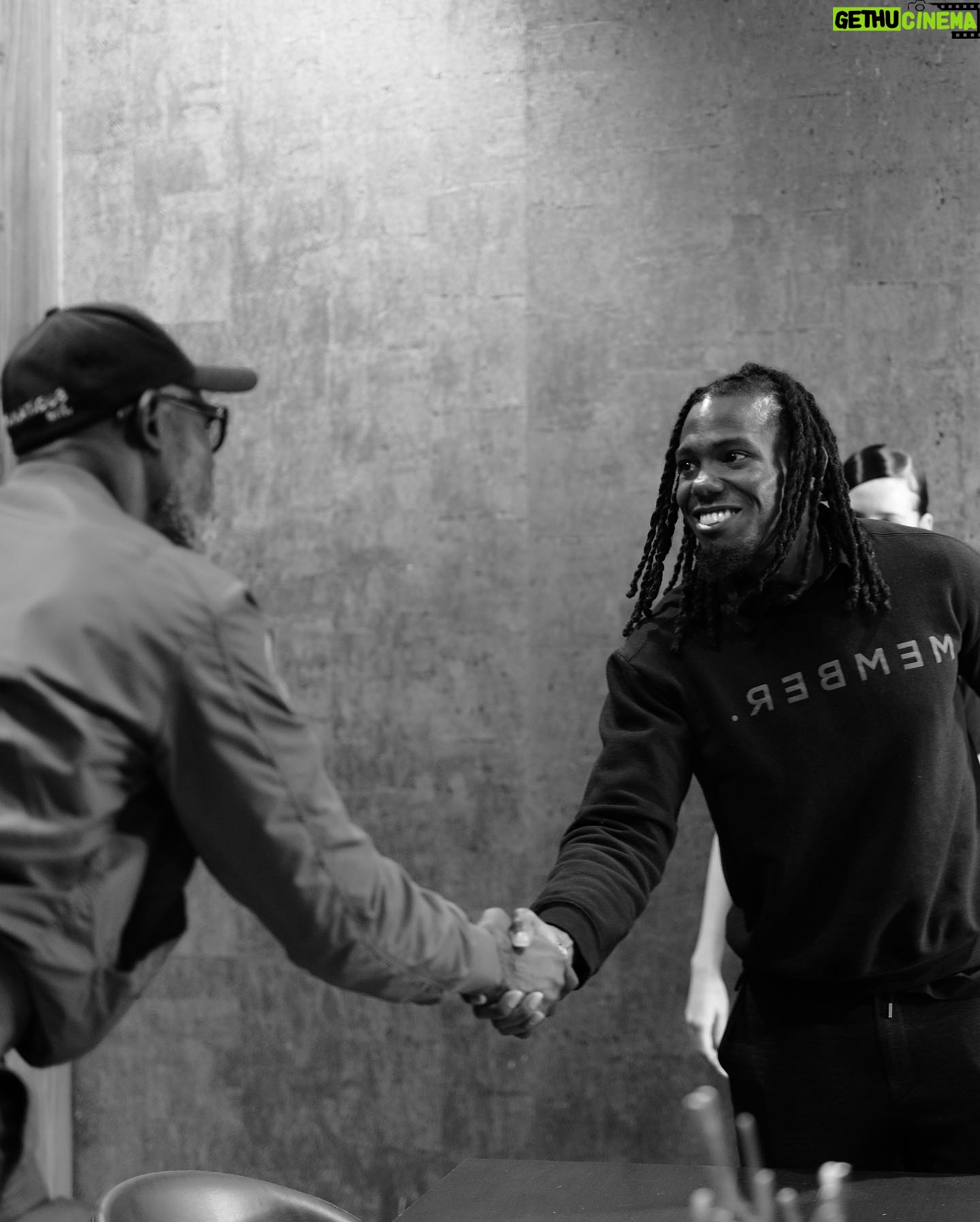 Djimon Hounsou - 5.8K Likes - Last week, I caught up with Co-founders Ryan Wilson and TK Petersen of The Gathering Spot in Atlanta. It was an opportunity to build connections, share the vision of the @dhf_org, and hear from Ryan and TK about the journey, philosophy and plans for The Gathering Spot. Thank you, Ryan and TK, for having me 🙏🏿
#conneciton #community #collaboration #whywegather