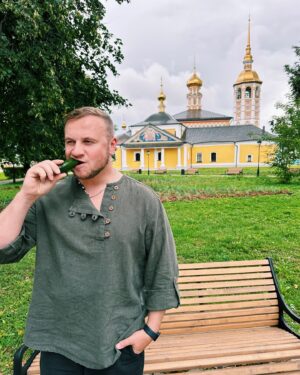 Dmitriy Zhuravlyov Instagram - …и скорее всего даёт силу земли… 🥒