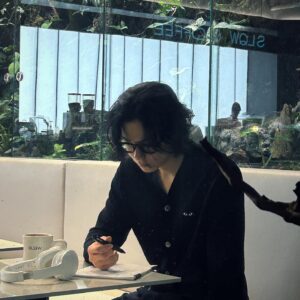 Do Won Instagram - ☕️👓📸