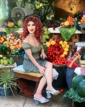 Dolly Shaheen Instagram - لازم قبل ما تيجي الاغنية الجديدة انزل كل صور دوللي ست البنات....
#دولي_شاهين #دوللي_ست_البنات #دوللي_شاهين