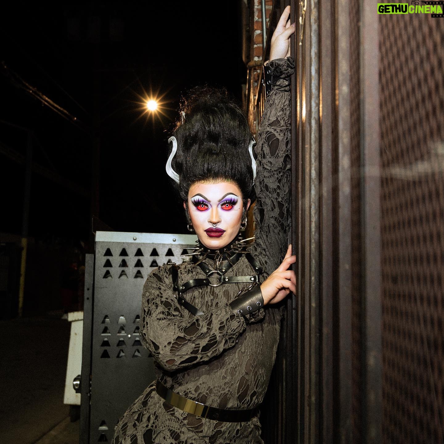 Dollya Black - 1.3K Likes - ⚰️⚰️⚰️
Photos by: @chrvstinephoto