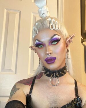Dollya Black Instagram - The mug was mugging last night 😮‍💨🧛🏻‍♀️
Wig: @dollyablackdesigns