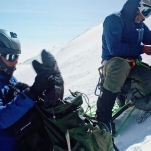 Dominic Arpin Instagram - C’est ce soir après deux épisodes fort en émotion que se termine notre récit de la tentative d’ascension du Mont Denali de Marie-Pier Desharnais. Vous y constaterez si ce n’est pas déjà fait à quel point cette femme est déterminée! Mon petit doigt me dit qu’on va la revoir d’ici la fin de la série des Crinqués!

De L’Alaska, on se transporte ensuite en Estrie pour aller à la rencontre d’Anabelle Guay, une jeune aventurière qui se prépare pour sa Grande Traversée, un triathlon réinventé qui la mènera jusqu’aux Îles-de-la-Madeleine, à pied, à vélo et en bateau à rame! Son mantra: L’important c’est de le faire!

📺 Les Crinqués | Mercredi 22h | Sur Évasion 
Rediffusions vendredi 20h30, samedi 11h, dimanche 16h30 et lundi 15h30