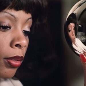 Donna Summer Instagram - Home portrait session during the holidays #1976 ❄️ 🎄