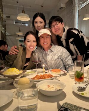 Donnie Yen Instagram - On my actually day, we had quiet birthday dinner celebration with my most favourite people in the world, and that’s my whole world! ❤️❤️❤️

Thank you everyone for the birthday month celebrations and wishes!