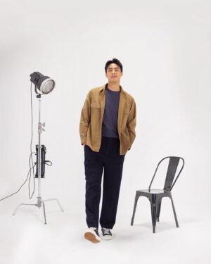 Donny Pangilinan Instagram - It’s time to widen your wardrobe 😉👖 

Mixing versatile style, effortless comfort, and inclusive design, these UNIQLO Wide Pants give stylish silhouettes that just elevate any outfit. #UNIQLOPH #LifeWear