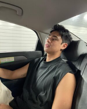Donny Pangilinan Instagram - Pauwi 😴